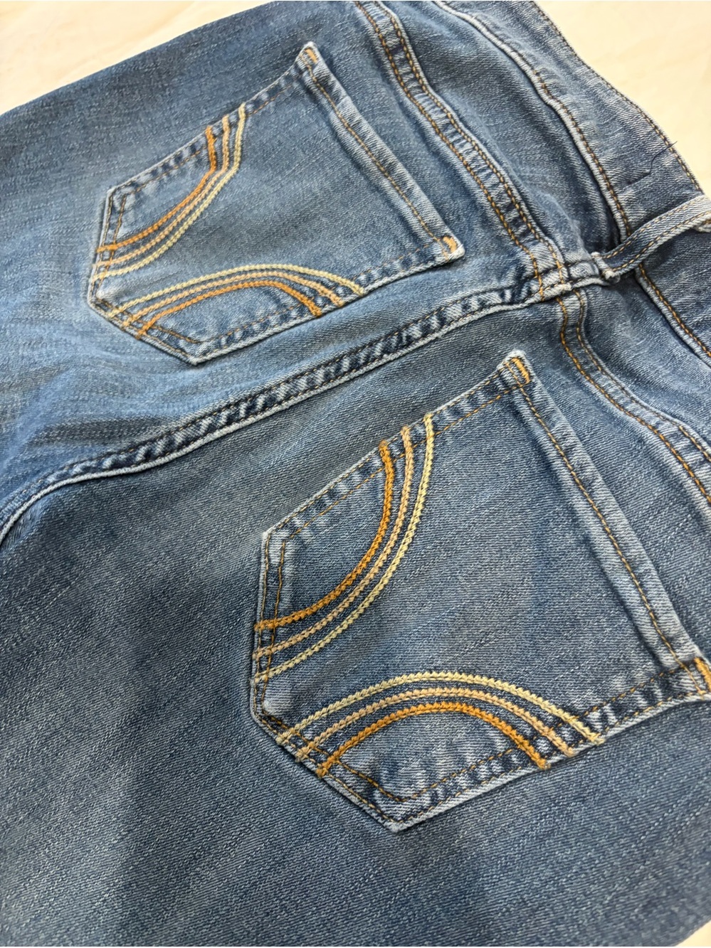 Hollister Women's Bootcut Jeans in Medium Wash Blue - Picture 4 of 5